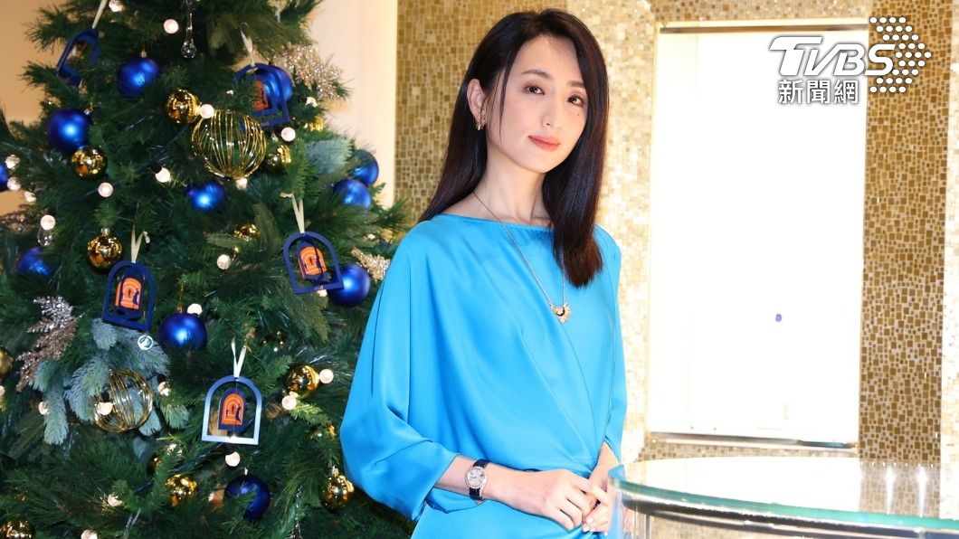 柯佳嬿自爆奇葩聖誕交換禮物　拿農民曆換回兩顆異物