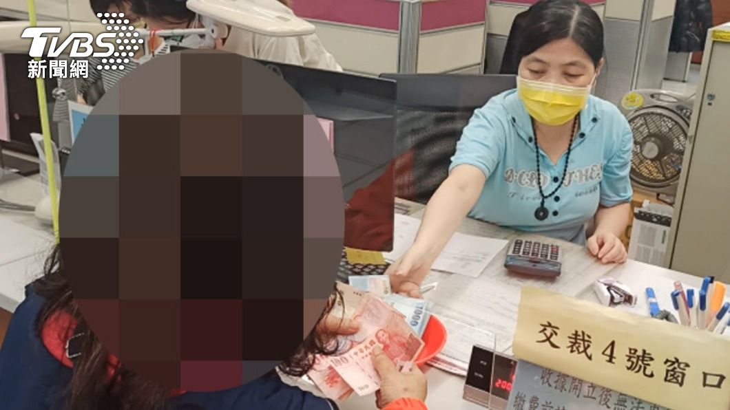 楊姓男子母親表示，兒子目前已經在接受戒治酒癮治療。（圖／TVBS）