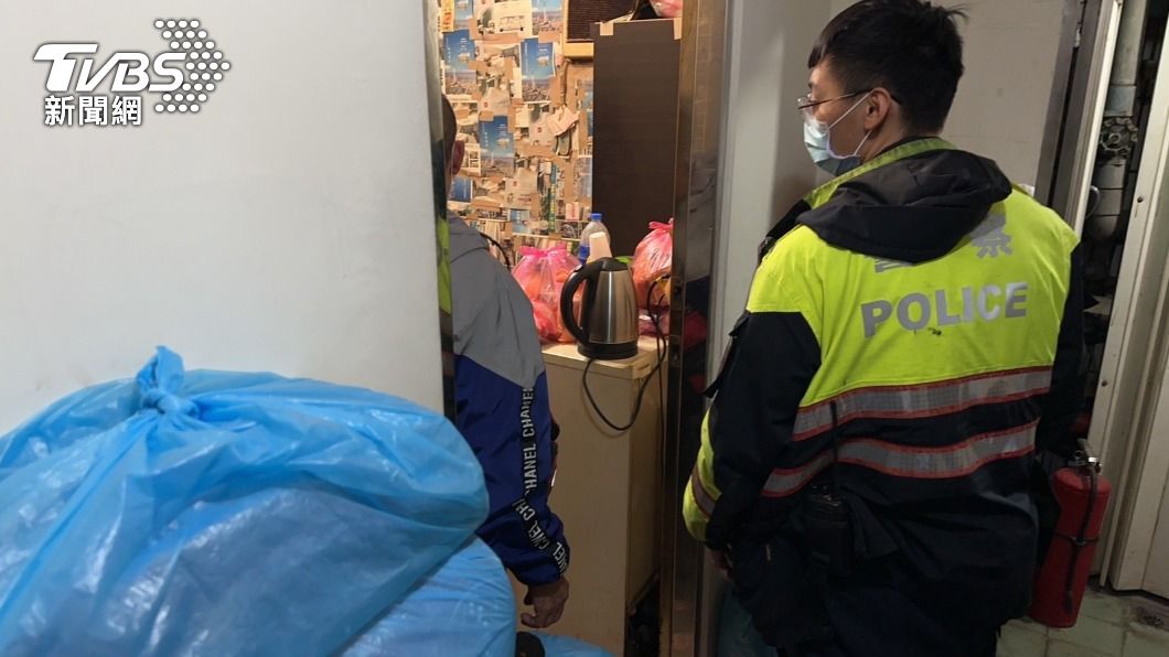 媽媽說她會復活!女兒聽話不下葬伴屍3月 警破門驚見乾屍