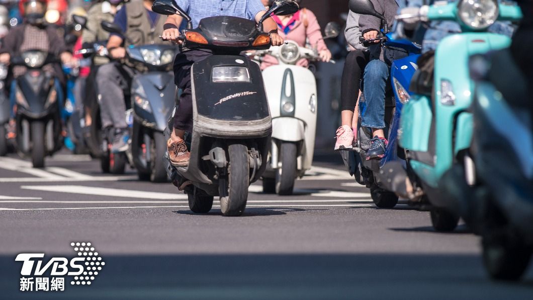 台灣多數人仍以機車代步。（示意圖／shutterstock達志影像）