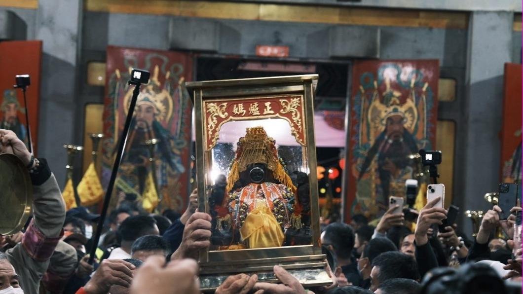 400年首度！大甲媽抵澎湖「跨海會香」　三百艘漁船浩大迎接