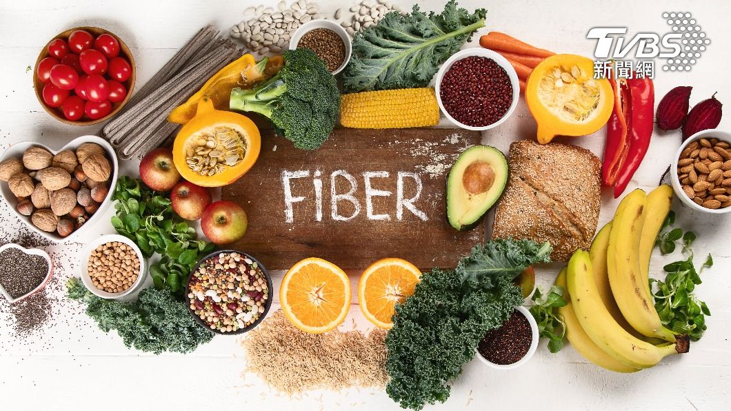 民眾皆可以藉由吃天然蔬果來攝取膳食纖維。(示意圖/shutterstock達志影像)