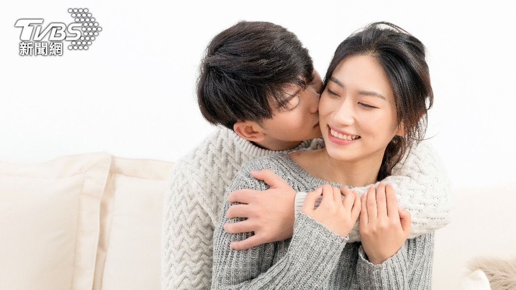 獅子座一旦陷入愛情,眼裡就只會有心上人。(示意圖,非當事人/shutterstock達志影像)