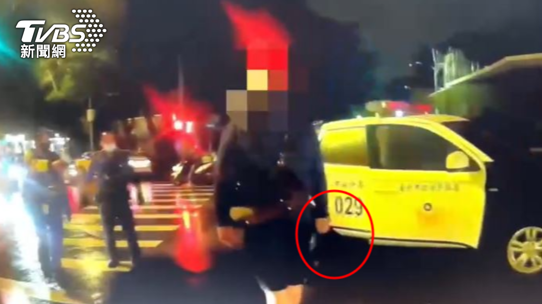 義氣重要還是錢重要？酒店爽喝友全跑　男付不出來大街怒揮刀