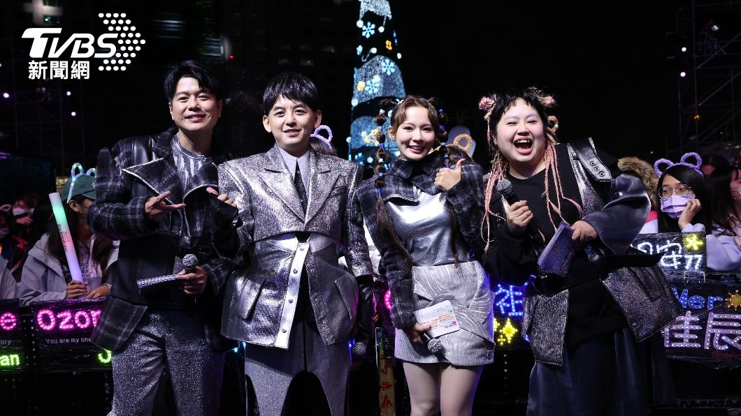 主持人李易（左起）、黃子佼、林莎和大文。（圖／梁恩誌攝）