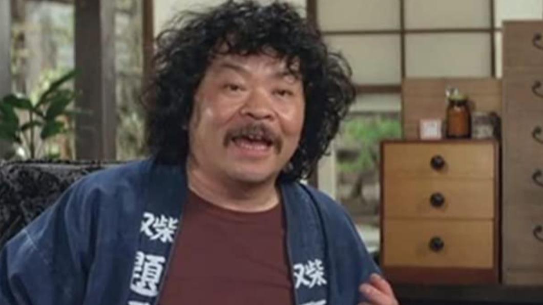 日本資深男星佐藤蛾次郎。(圖/翻攝自推特)