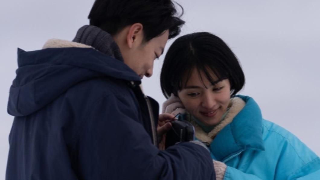 《First Love 初戀》由滿島光及佐藤健共同主演。(圖/翻攝自Netflix IG)
