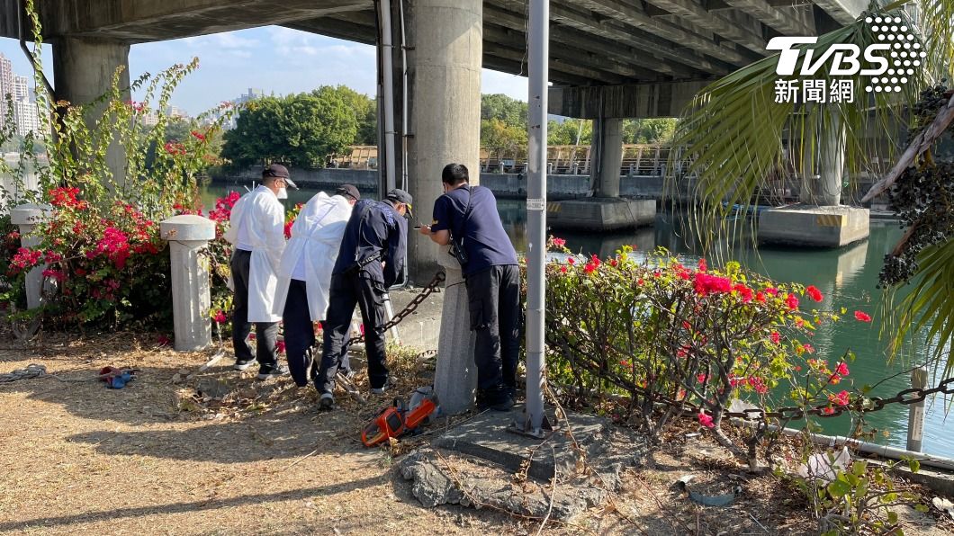 快訊/高雄愛河又現浮屍 男屍漂水面嚇壞路人