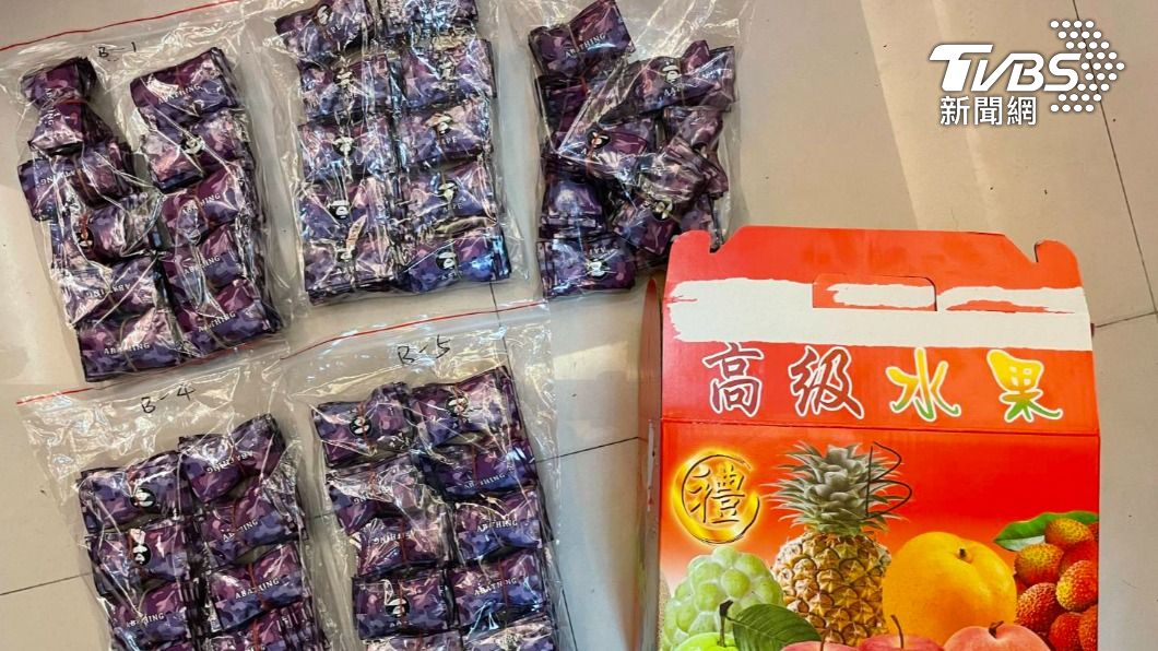 販售摻雜劣質毒品與咖啡或果汁粉混和的咖啡包。（圖／警方提供）