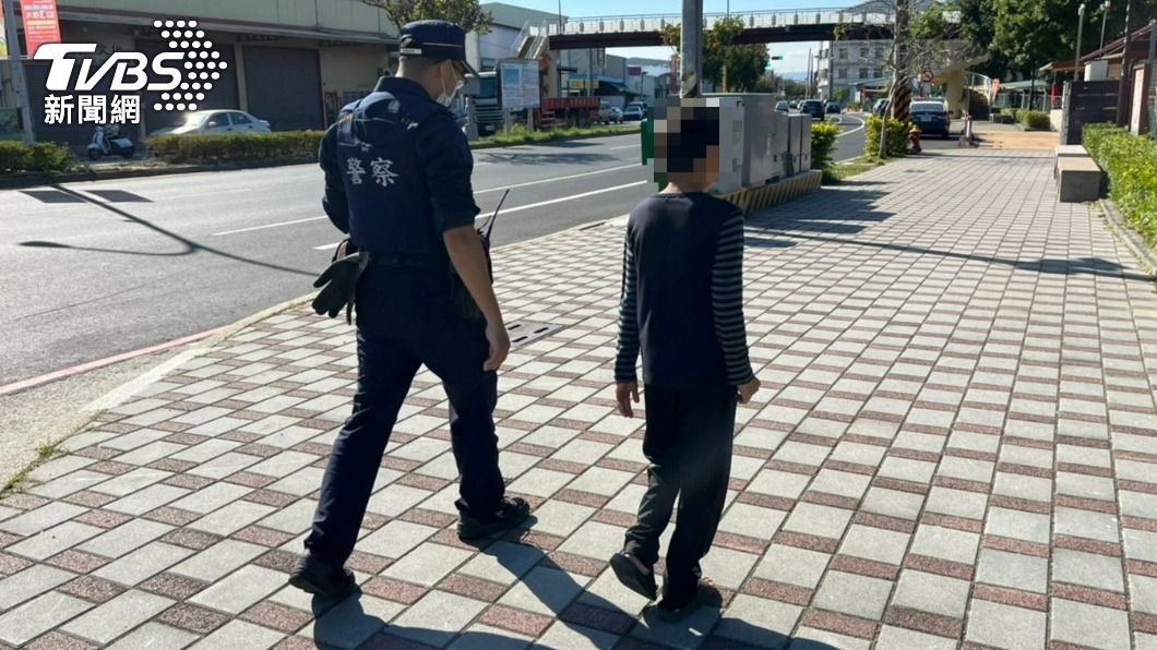 不乖就下車!男童被母罵負氣躲田 全身鬼針草被暖警勸回