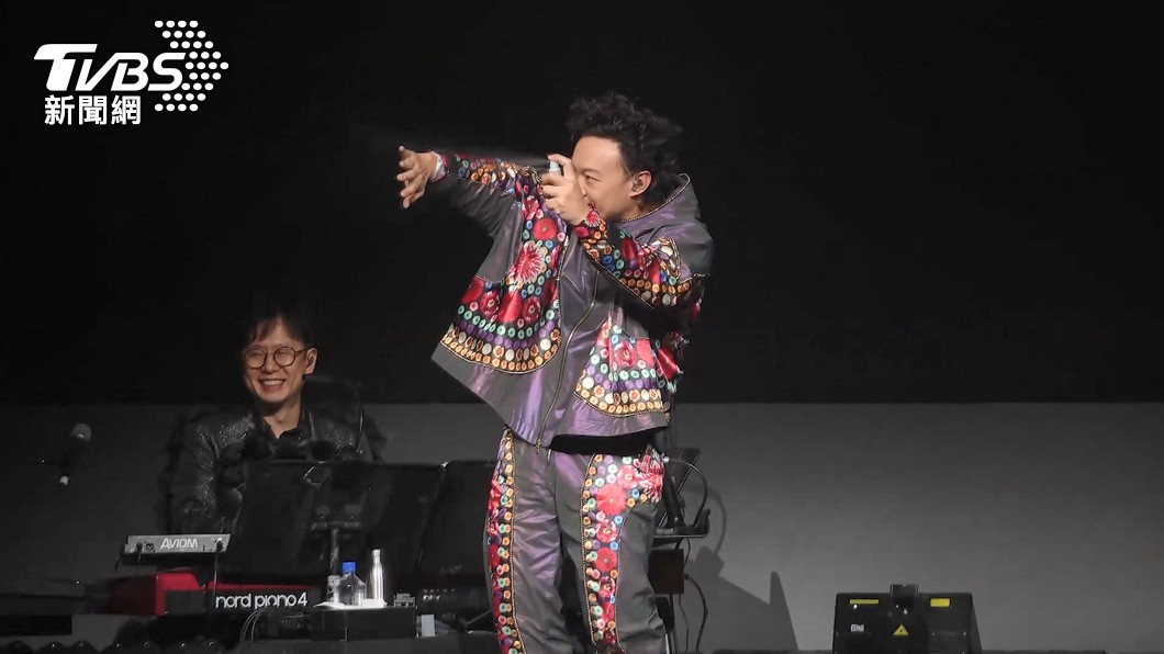 陳奕迅紅館開唱 一口氣「連唱29首」才說話