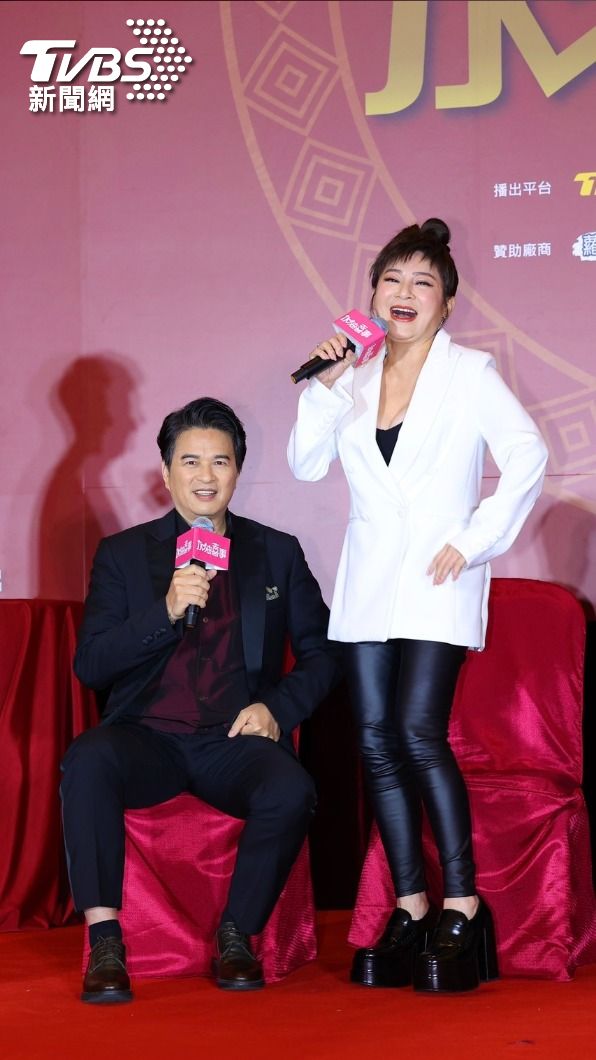 王彩樺(右)、李興文演出夫妻。(圖/黃城碩攝)