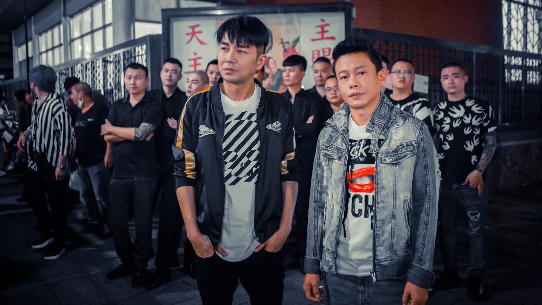 賀歲片負評連發!導演曝網軍惡意中傷 硬起來提告:法院看你爛臉