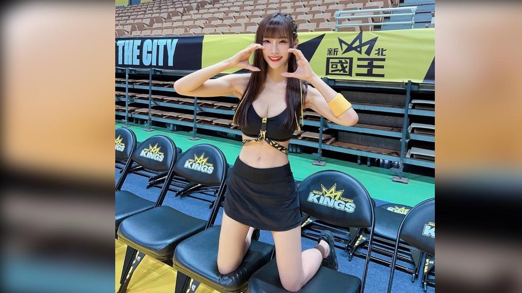 啦啦隊女神露渾圓半球 不跳舞立志當饒舌歌手