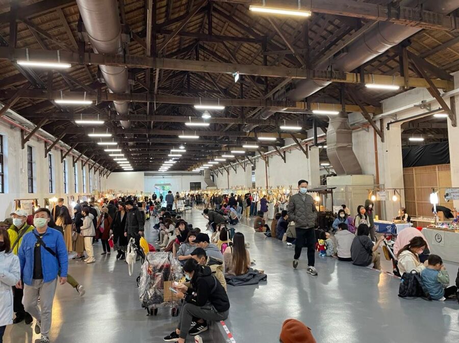 水水市集每年活動都吸引大批民眾朝聖，今年搭配松山文創園區的燈會舉辦元宵市集，與民眾一起喜迎兔年。（圖／水水生活提供）