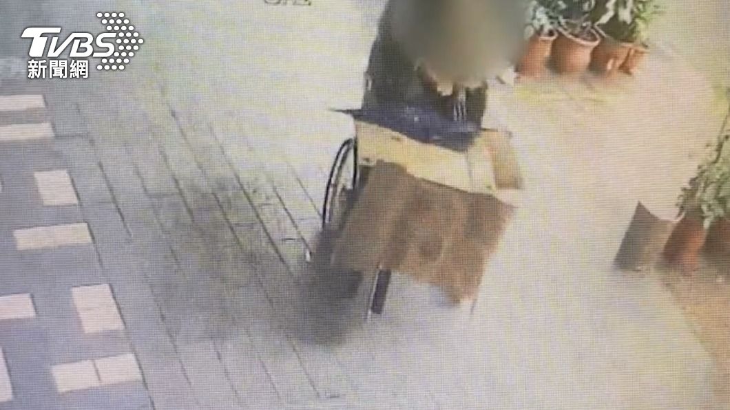 警方調閱相關監視器鎖定婦人涉嫌重大。(圖/TVBS)