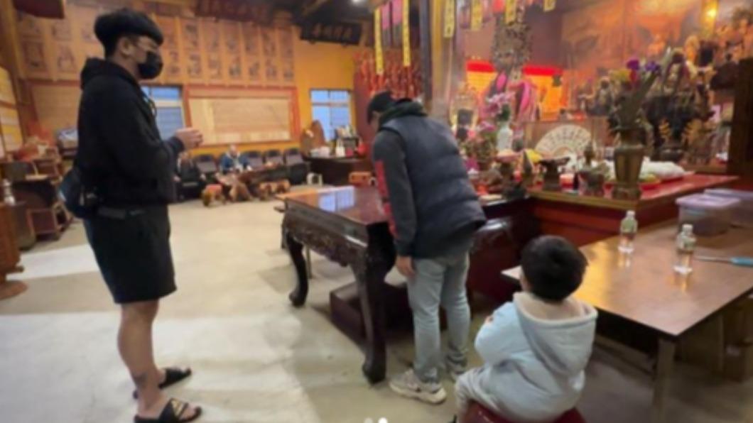 陳彥婷帶孩子收驚，盼孩子能安穩入眠。（圖／翻攝自陳彥婷IG）