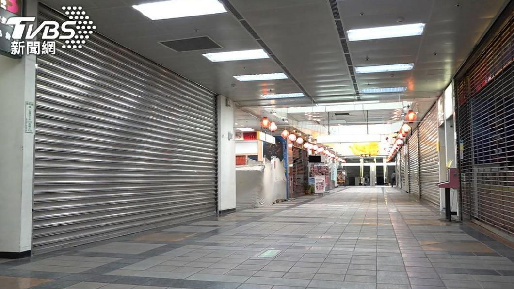 萬華龍山寺地下街今日也傳出男子猝死在男廁內的意外。(圖/TVBS)
