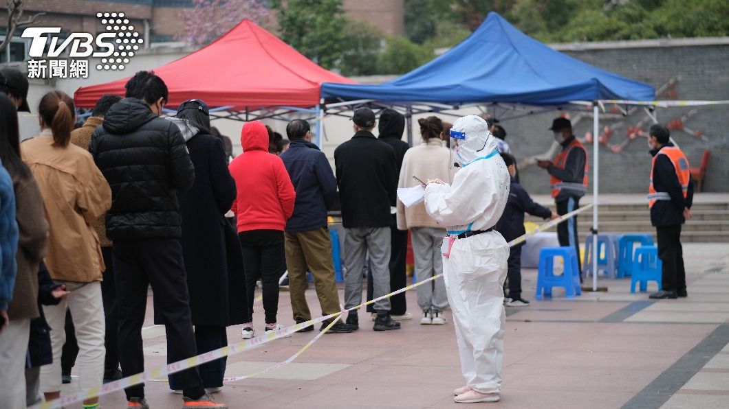 大規模感染!陸媒:北京醫護帶「陽」上班 醫生渾身酸痛仍工作