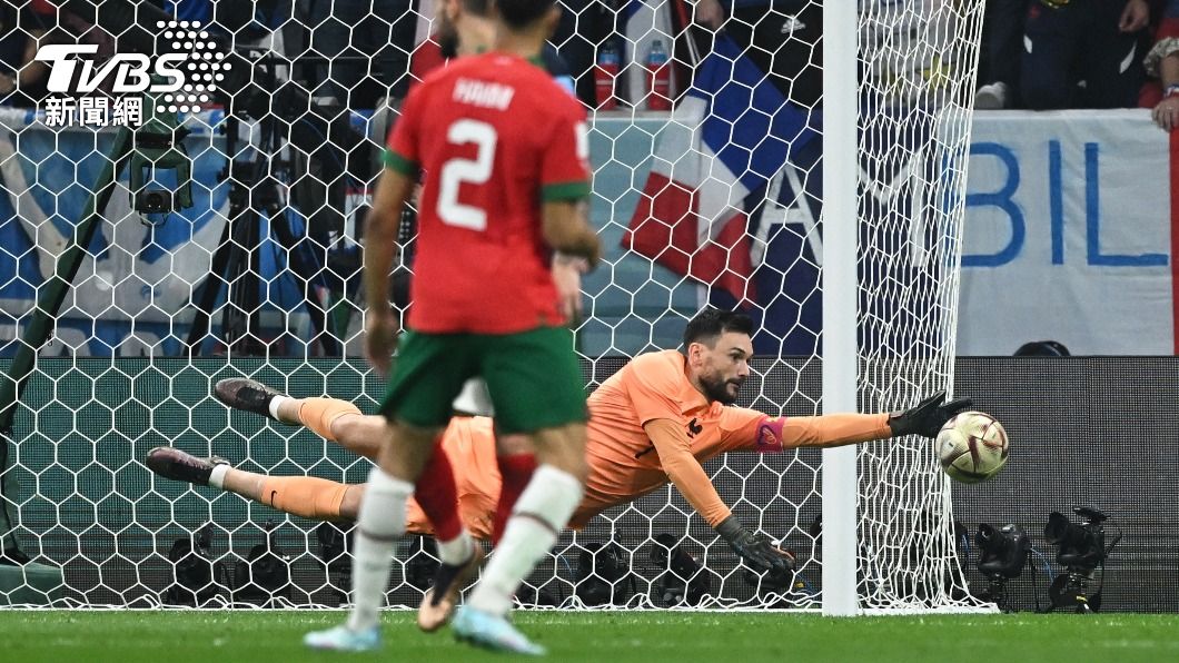 法國門將洛里斯(Hugo Lloris)本場賽事擋下摩洛哥積極的攻勢,也立下大功。(圖/達志影像路透)
