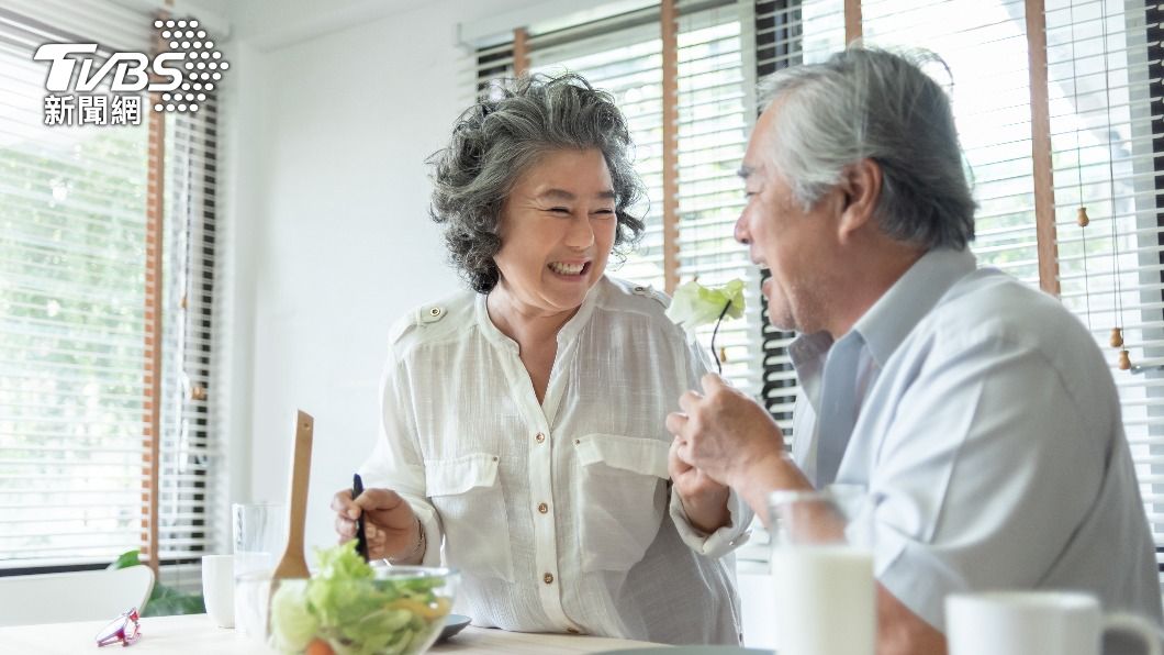 年齡較大注射流感疫苗的人,可能存在其他健康狀況,(示意圖/shutterstock達志影像)