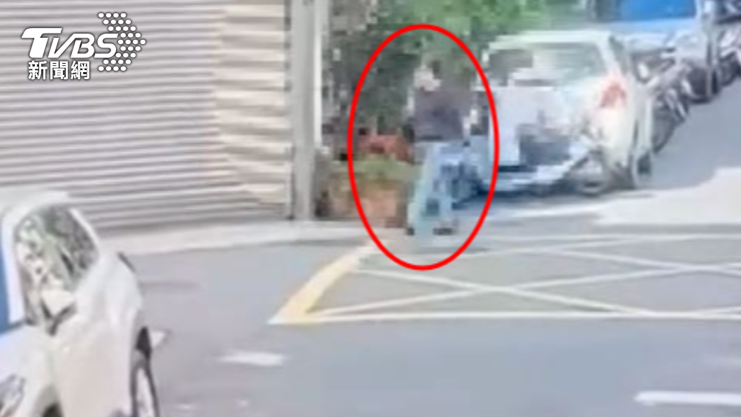為了借錢意外成詐團共犯!警逮7旬女車手 提領贓款達百萬