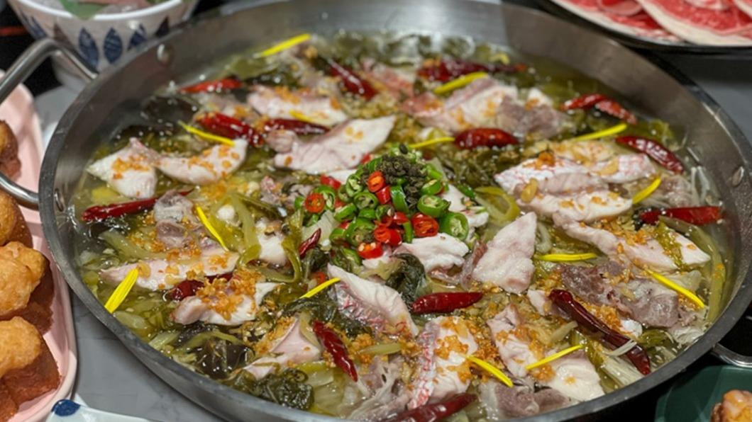 酸菜魚火鍋很推薦喜歡吃辣的朋友。(圖/花露露の花花世界提供)