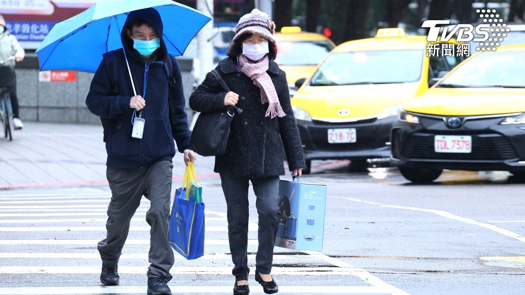 北臺灣地區雲量明顯增多、降雨機率也增加。(圖/TVBS)