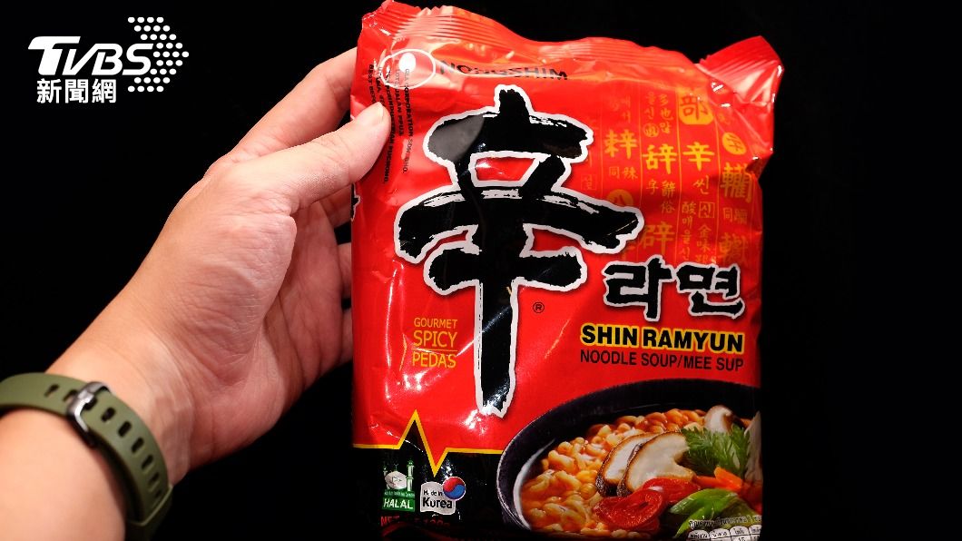 韓國辛拉麵被檢出農藥超標。(示意圖/shutterstock達志影像)