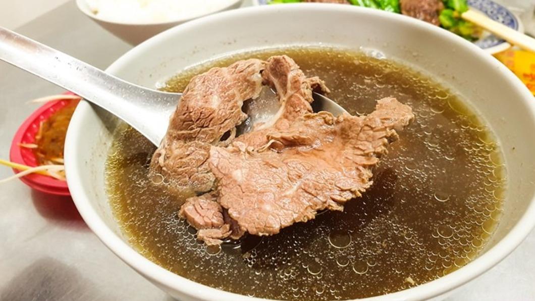 「上等牛肉湯」切得很大片，厚度也不馬虎。（圖／艾妮可美味人生提供） 