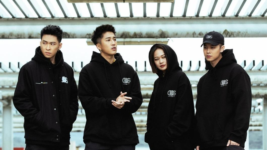 高爾宣(右)笑稱是「Ching G Squad」裡的擋酒大隊長,不過也最喜歡看婁峻碩(左二)喝醉。(圖/翻攝自臉書)