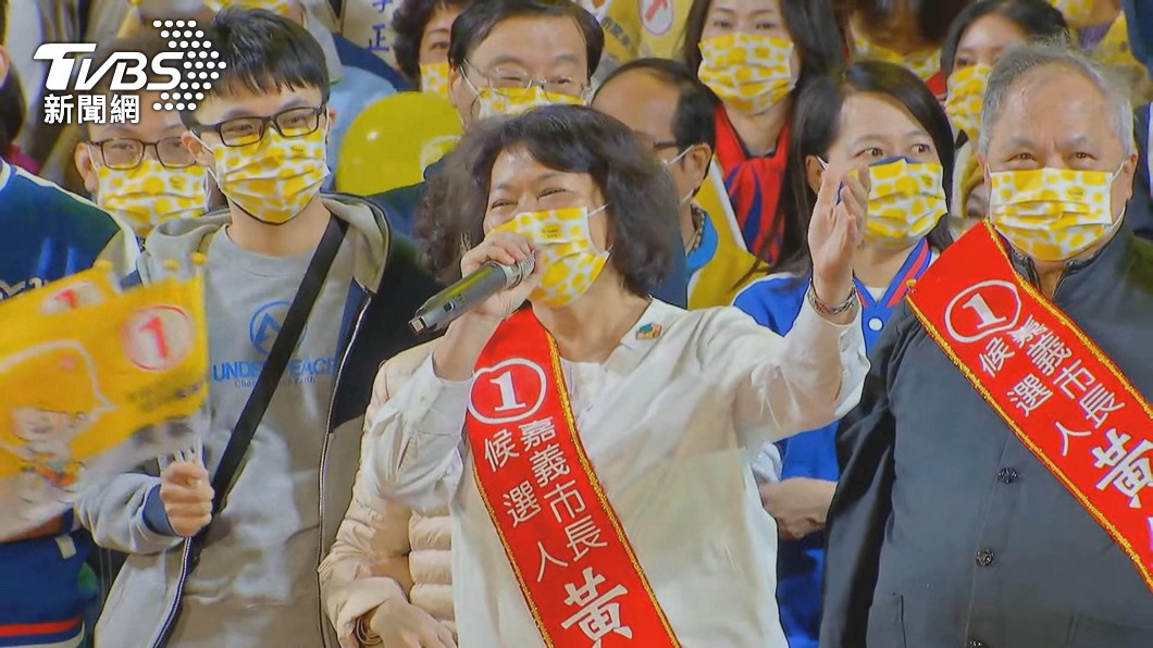 黃敏惠造勢哽咽「打親情牌」 李俊俋批「民主之夜被擋」