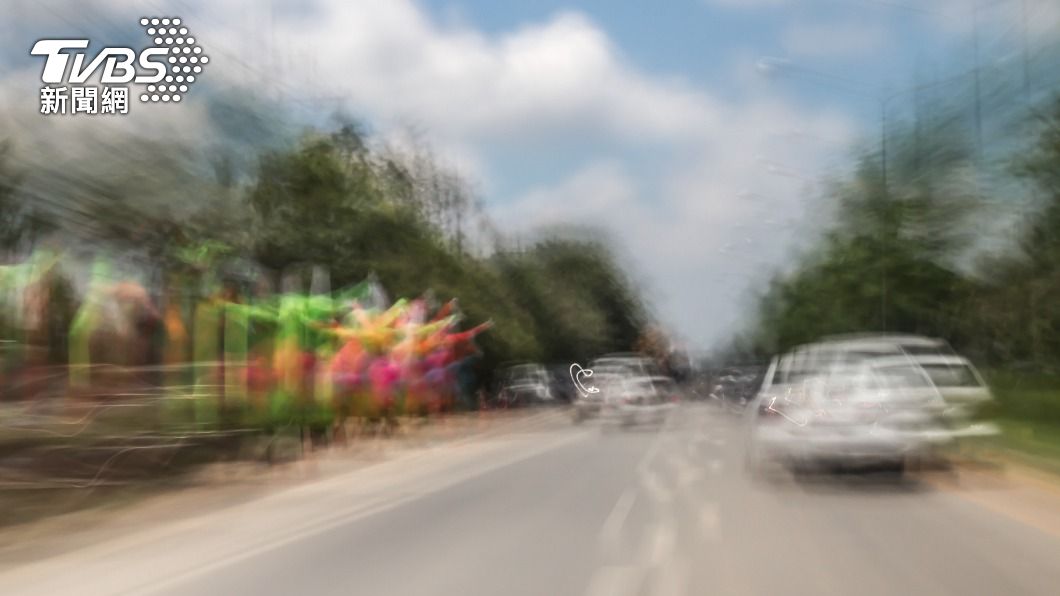 多名顧客誤食毒菠菜出現視線模糊等不適反應。(示意圖/Shutterstock達志影像)