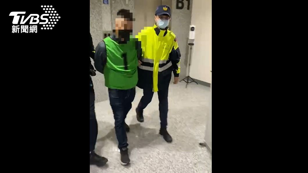 酒後反目！醉男捷運站外揮刀襲擊好友　1男臉頰中刀送醫