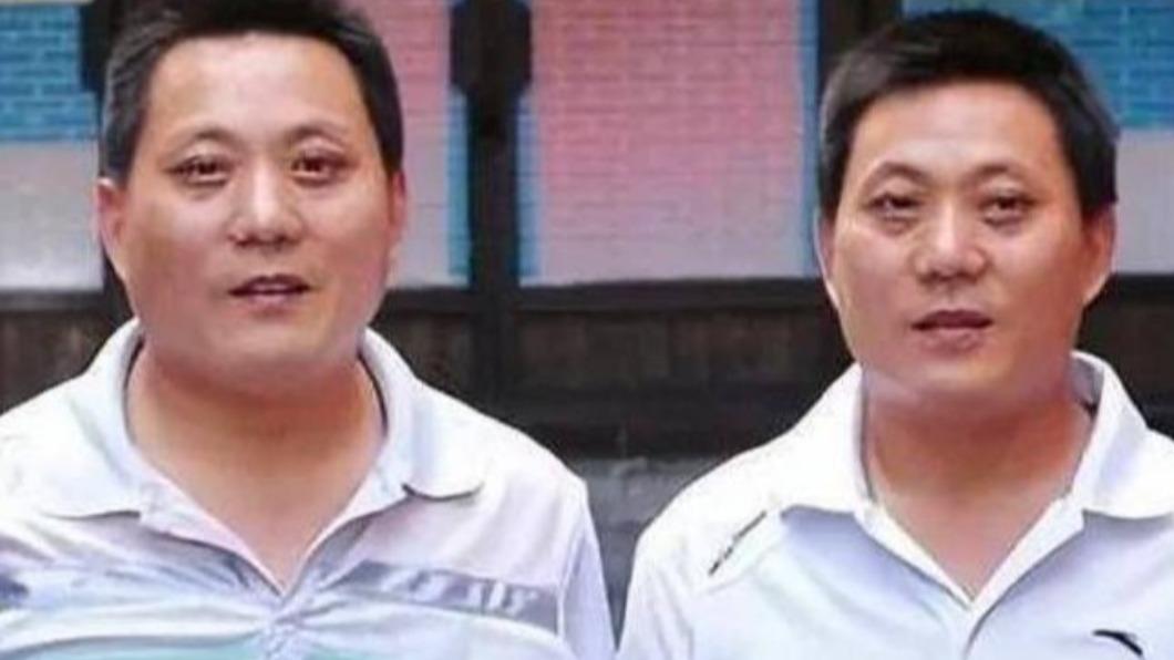 劉永剛與曾勇當年被分別送往兩個家庭。(圖/翻攝自微博)