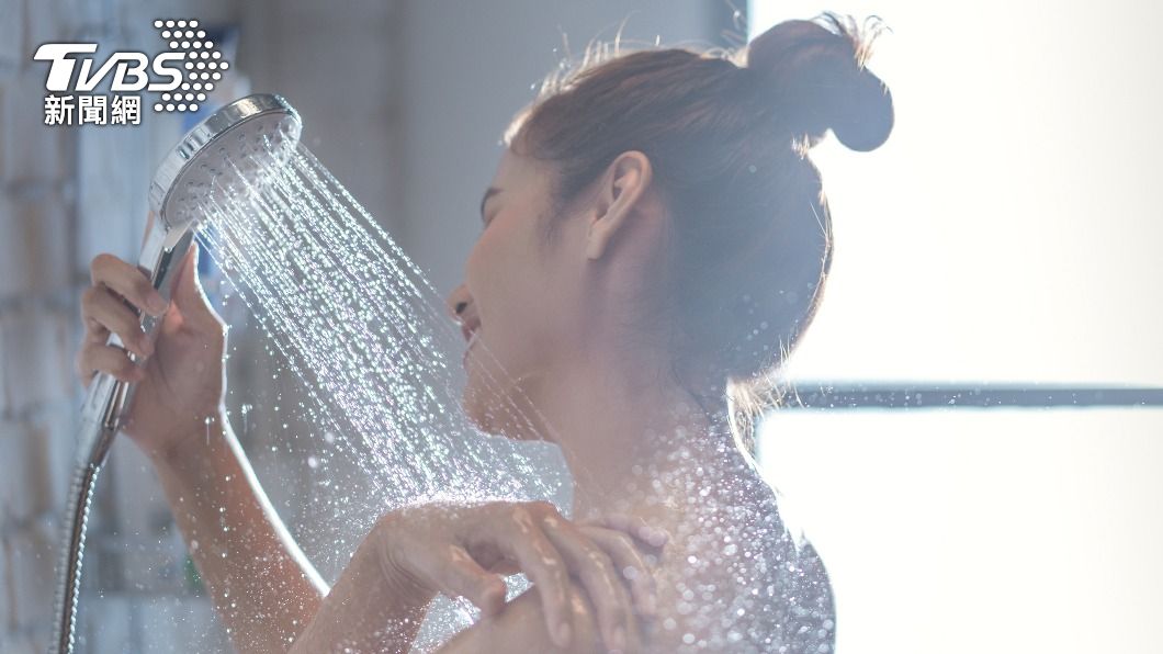 洗澡全靠清水能乾淨?網籲1類人「別用沐浴乳」:會出事