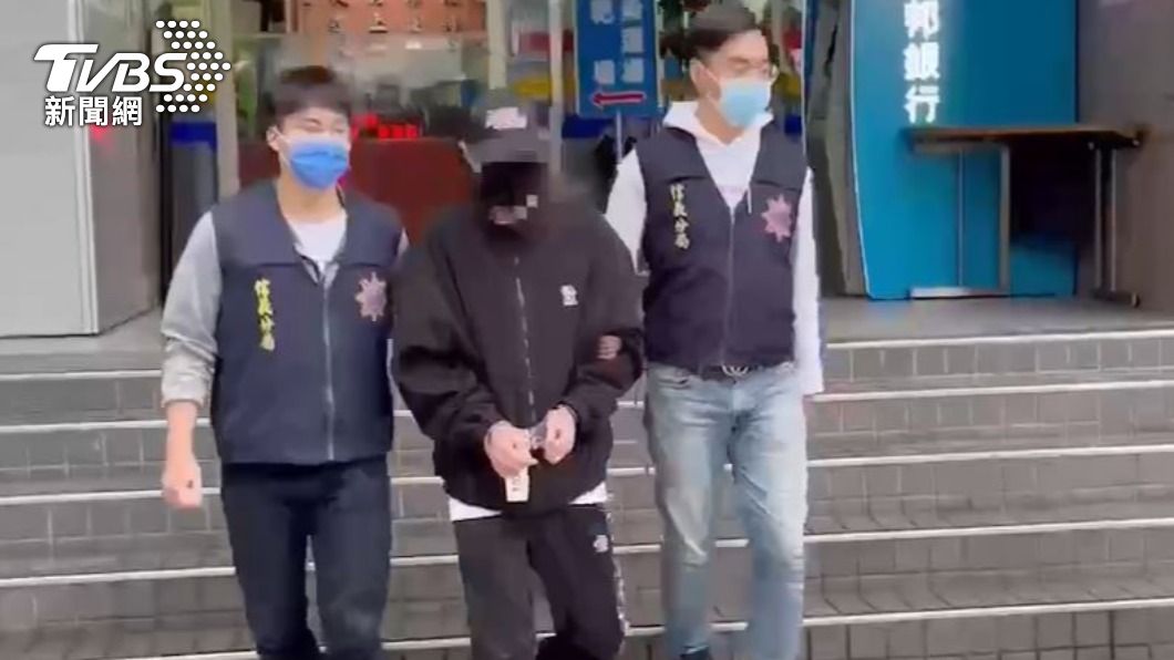 嫌犯遭警方逮捕。(圖/TVBS)
