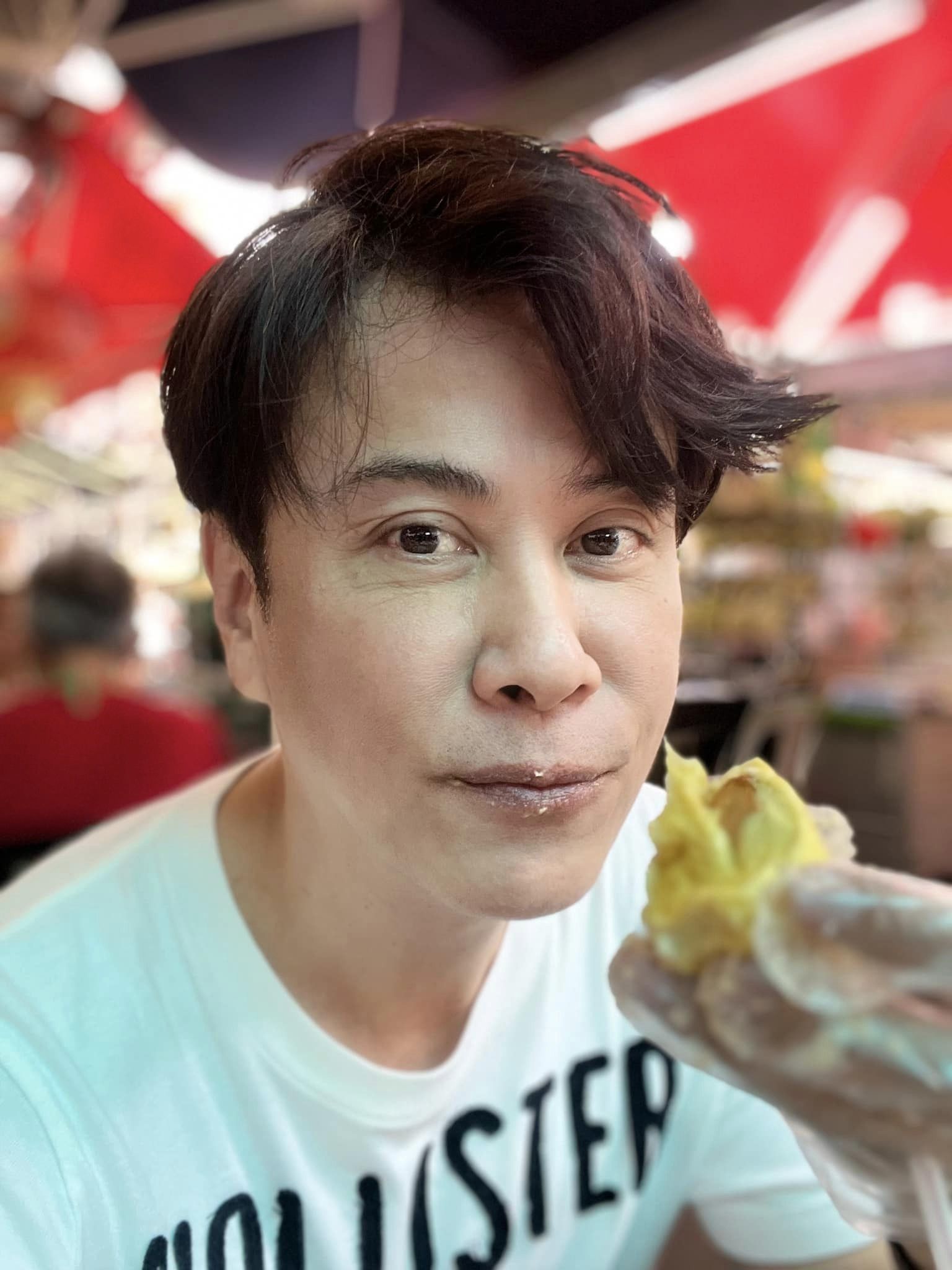 江志豐坦言,隨著年紀增長,眼睛越模糊。(圖/翻攝自江志豐臉書)
