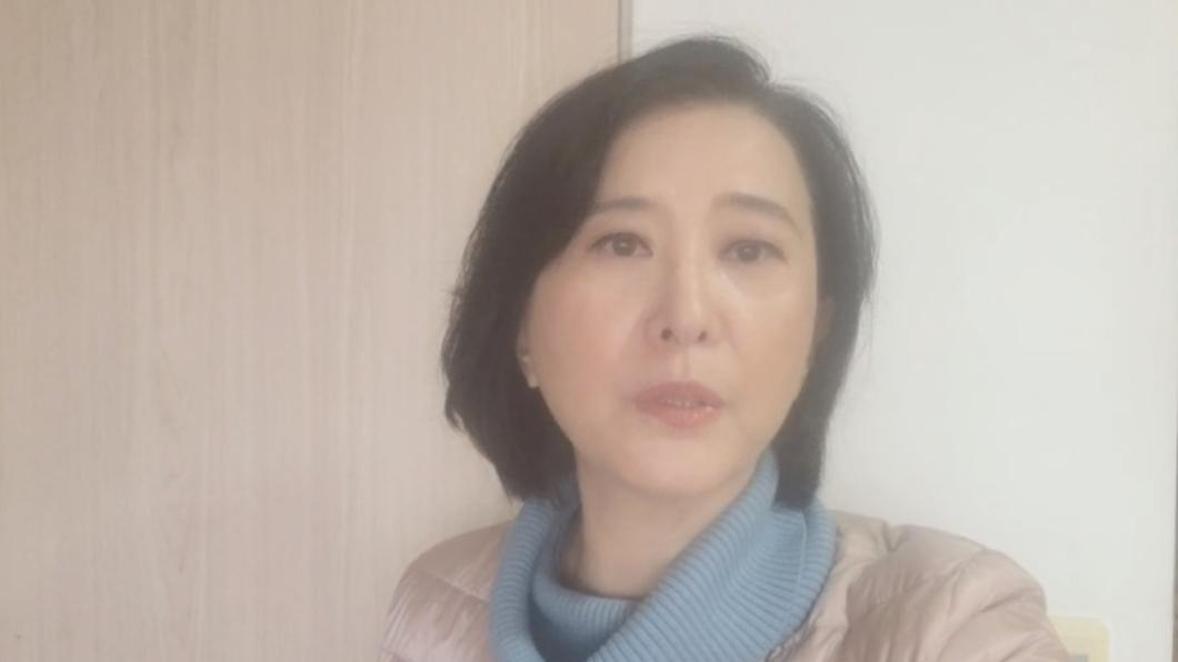 王鴻薇因確診以視訊方式回應媒體提問。（圖／王鴻薇辦公室提供）