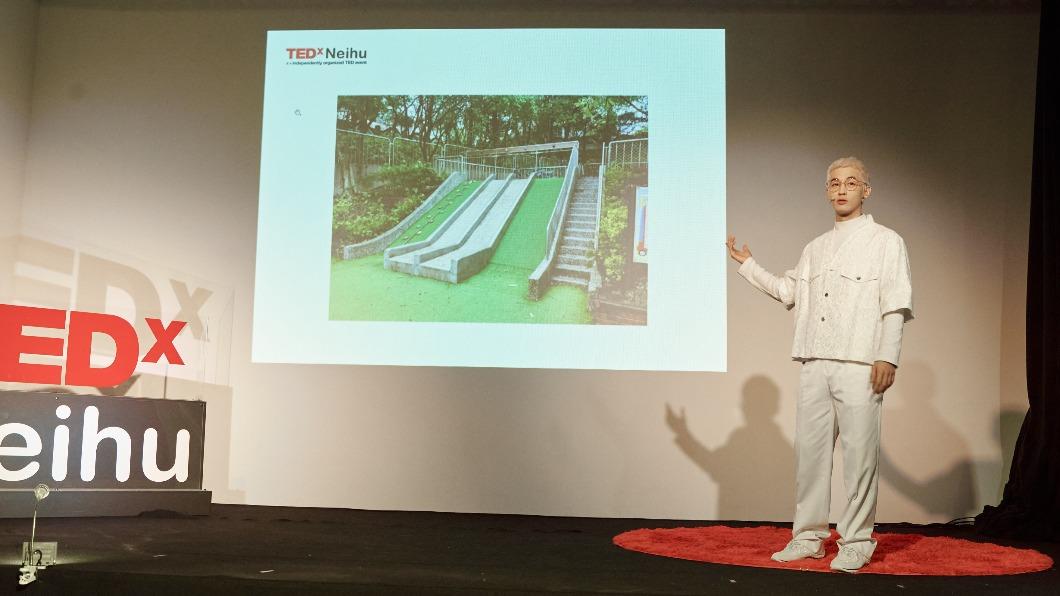 小樂與乾媽重逢相當動容。（圖／TEDxNeiHu提供）