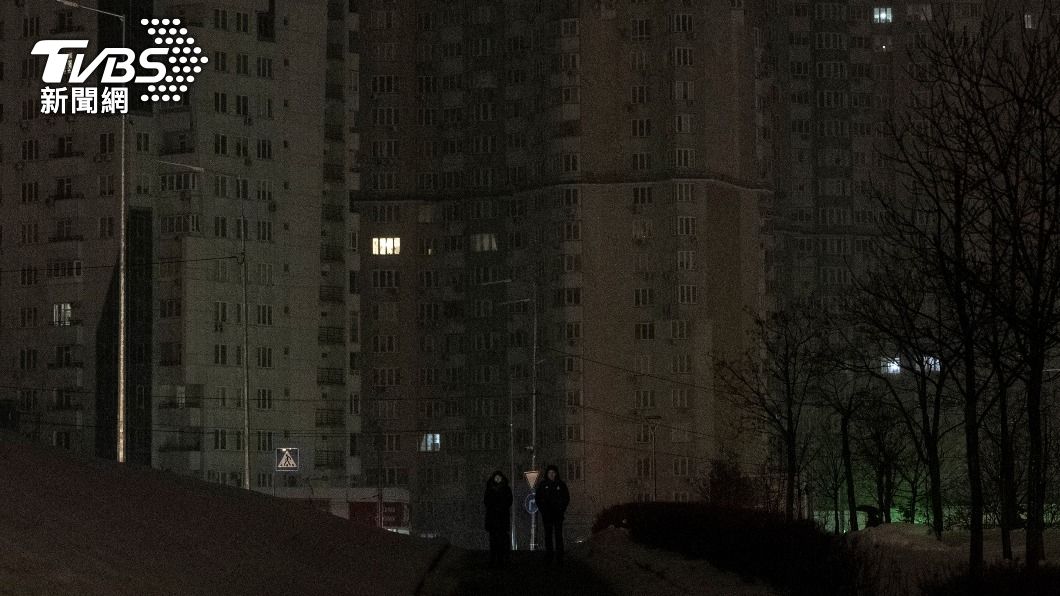 俄軍攻擊烏克蘭基礎設施導致大規模停電。（圖／達志影像路透社）