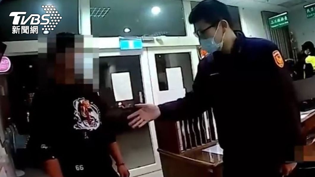 男子被依侮辱公務員、恐嚇危安罪送辦,判處拘役可易科罰金。(圖/TVBS)