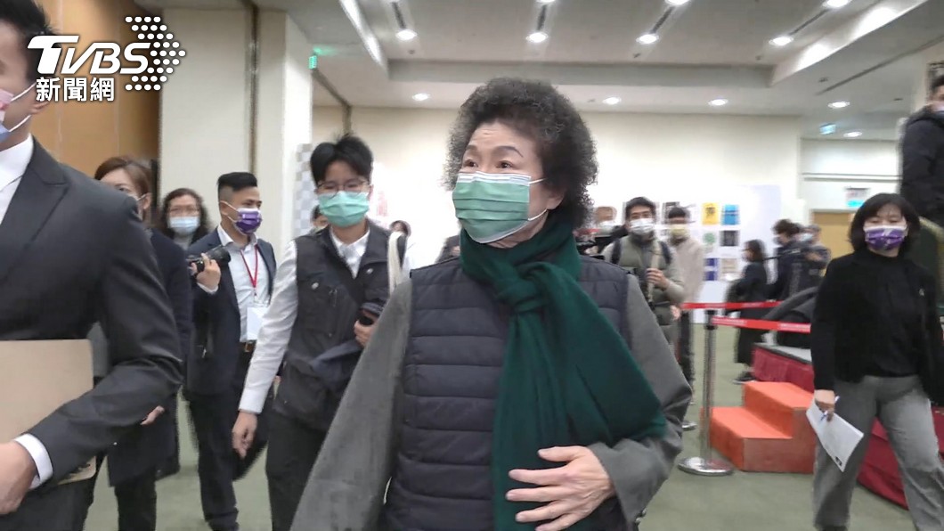 蔡英文、蕭美琴爆急探陳菊!去年切腫瘤又腦血管阻塞 最新病況曝