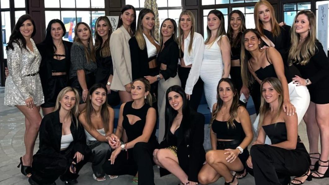 阿根廷大嫂團(WAGs)。(圖/翻攝自@rocioesposito IG)