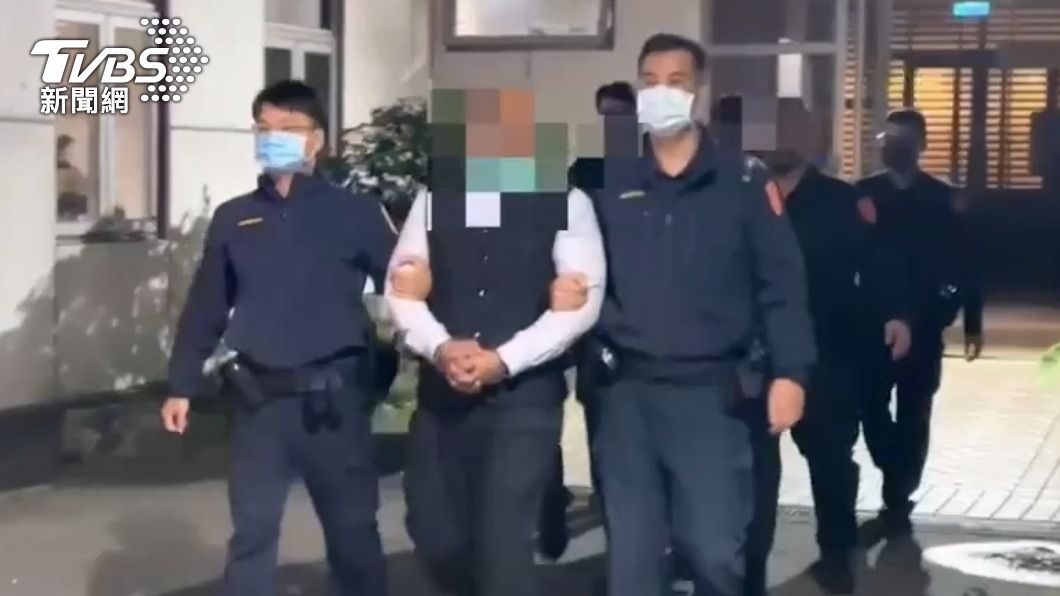 3印度男遭警方送辦。（圖／TVBS）