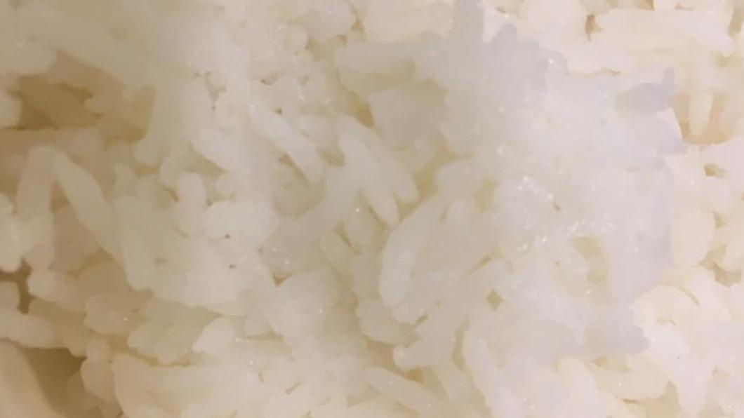 有達人分析,從米飯的縫隙即可得知,「真的很好吃」。(圖/翻攝自「廚藝公社」臉書)
