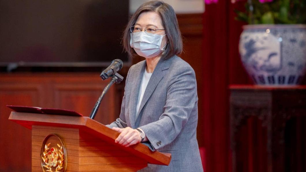 開逼宮第一槍!他重砲要「蔡英文交出大權」當太上皇遊山玩水