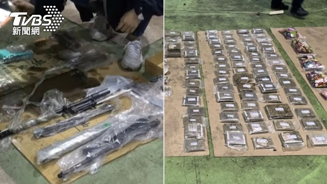 警方在怪手內搜出大麻磚、槍枝。(圖/TVBS)