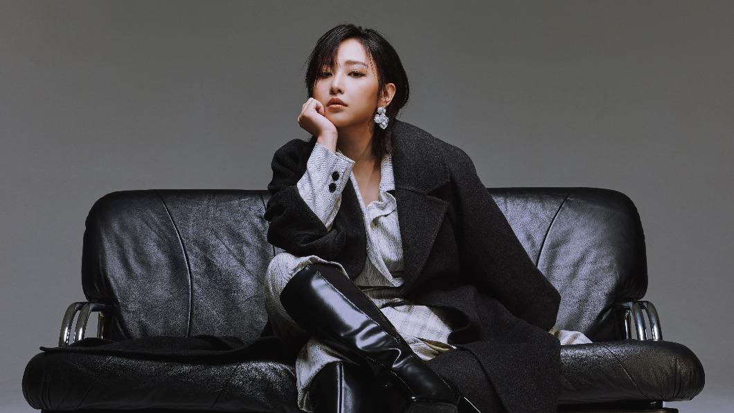 羅莎莎原本只是個普通上班族,但實在太愛音樂而辭職。(圖/華研國際提供)