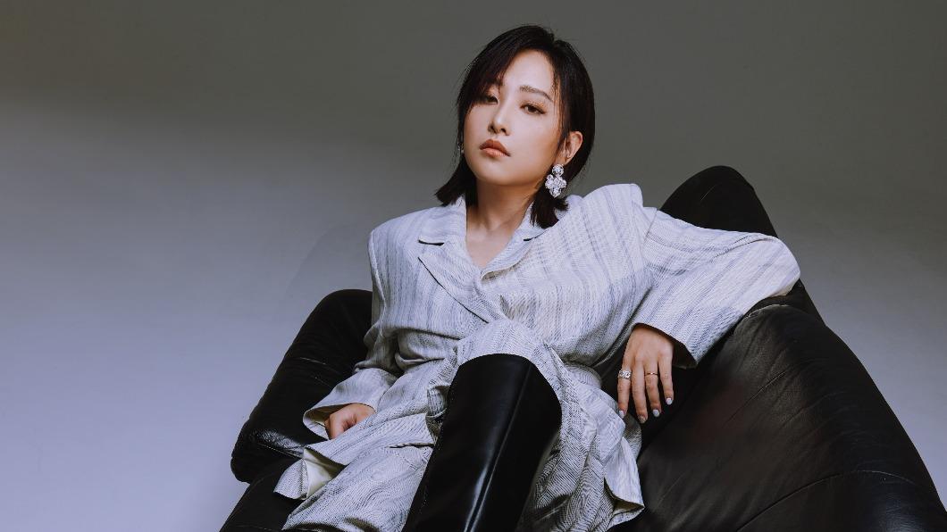羅莎莎的音樂夢獲得同樣愛唱歌的哥哥支持。(圖/華研國際提供)